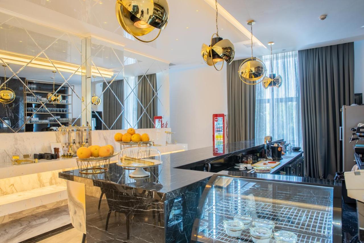 Capital City Center Apart Residence Plovdiv Ngoại thất bức ảnh