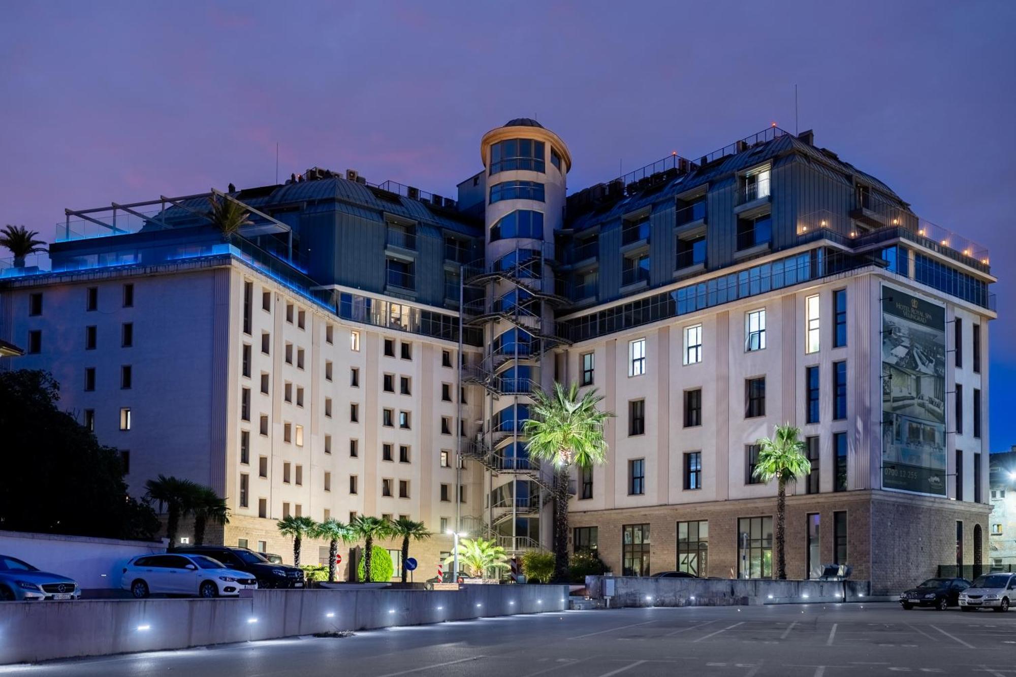 Capital City Center Apart Residence Plovdiv Ngoại thất bức ảnh