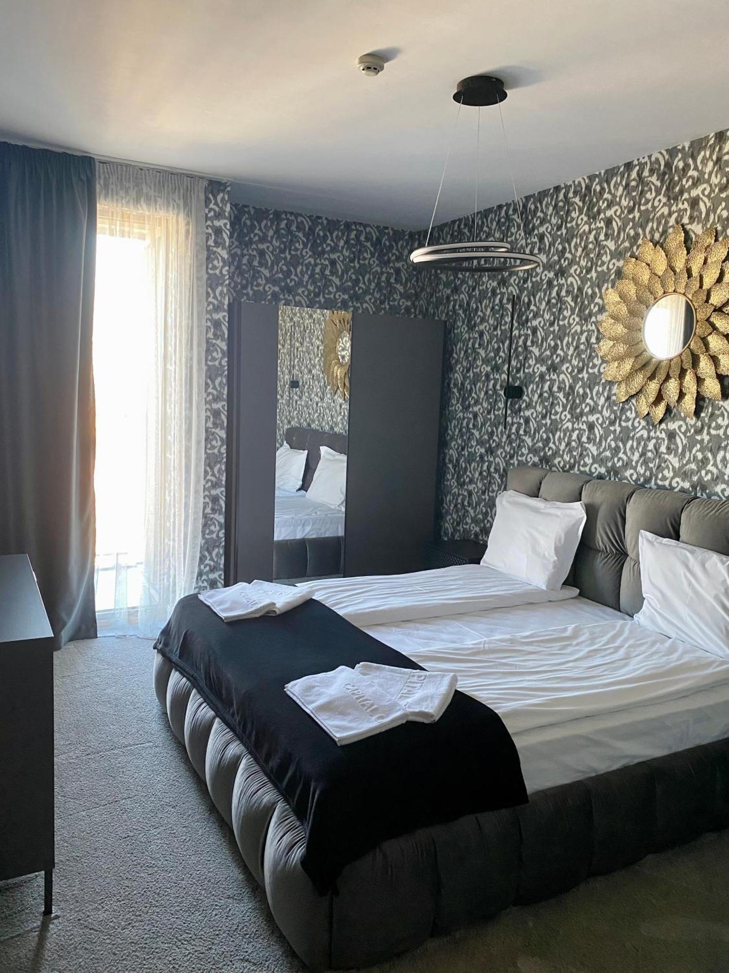 Capital City Center Apart Residence Plovdiv Ngoại thất bức ảnh