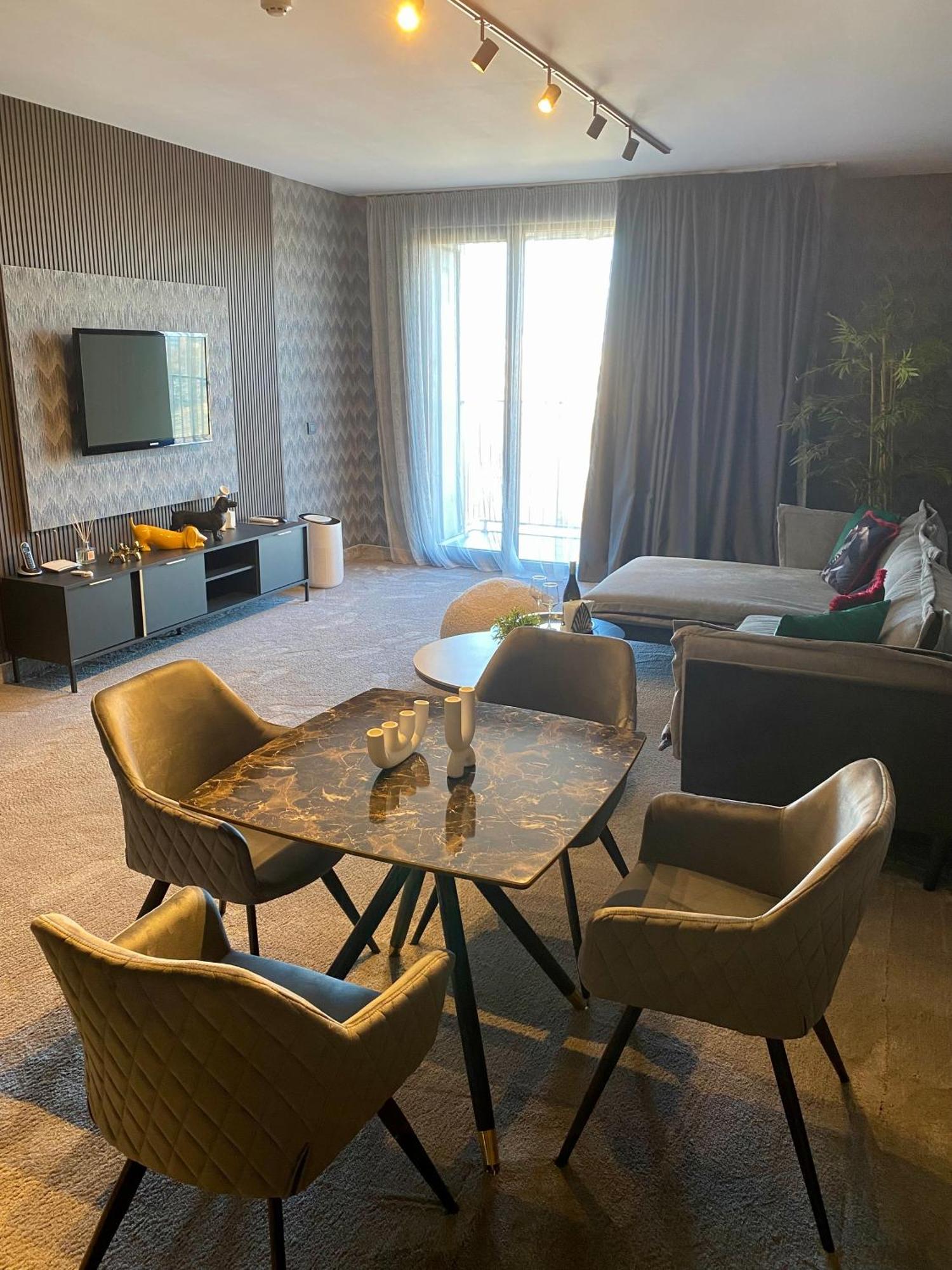 Capital City Center Apart Residence Plovdiv Ngoại thất bức ảnh