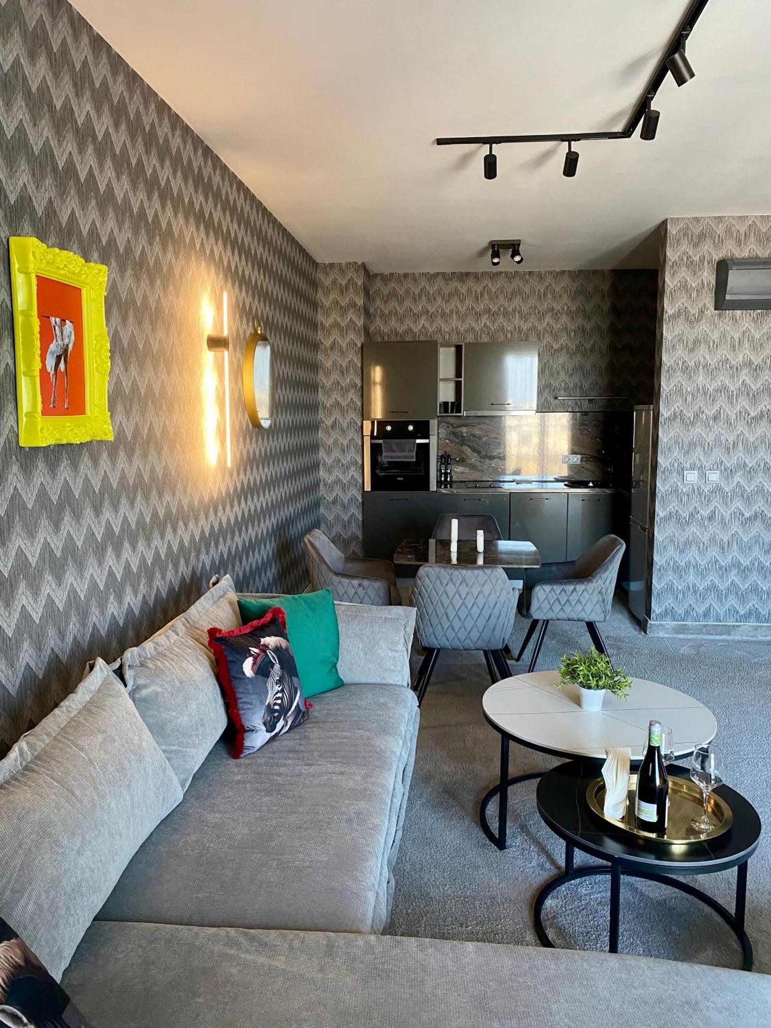 Capital City Center Apart Residence Plovdiv Ngoại thất bức ảnh